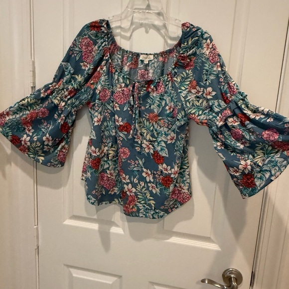 Bohemian style Chenault floral peasant top. Size small - Picture 2 of 5
